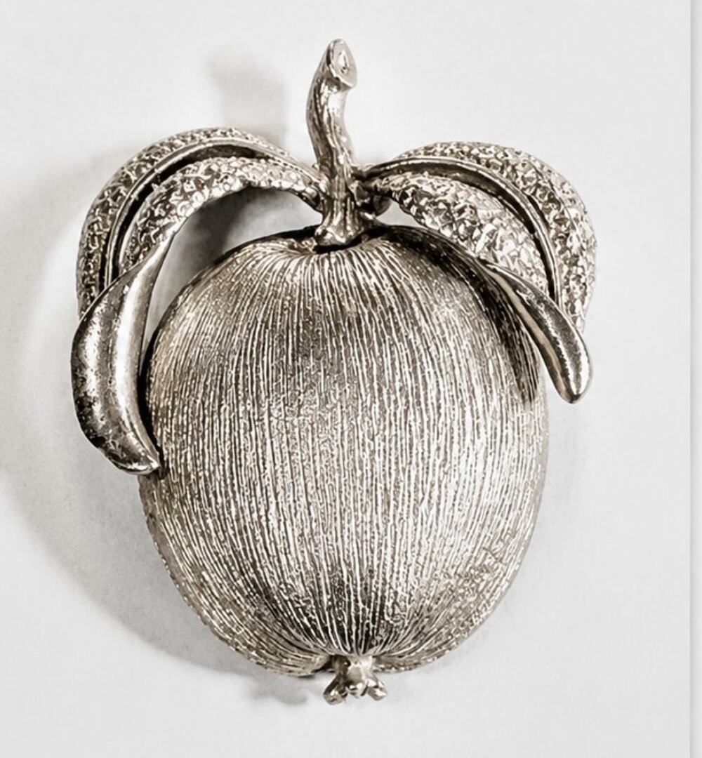 Sarah Coventry Peach Fruit Brooch Pin 2.5" Brushed Silver-tone Metal Textured sf